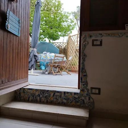 Nyaraló Bhaiti - La Sul Mare